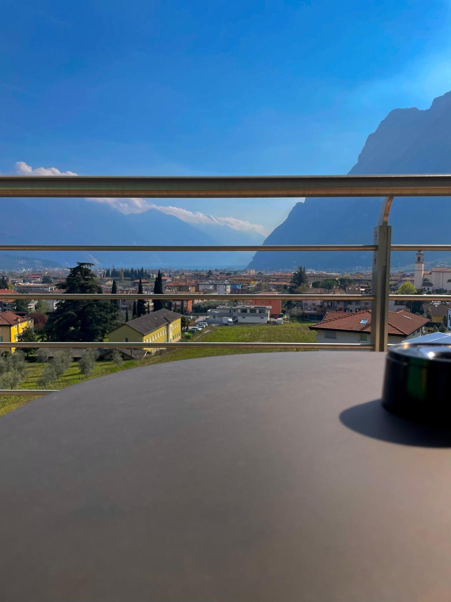 View & Chill Apartment Riva del Garda Exteriör bild