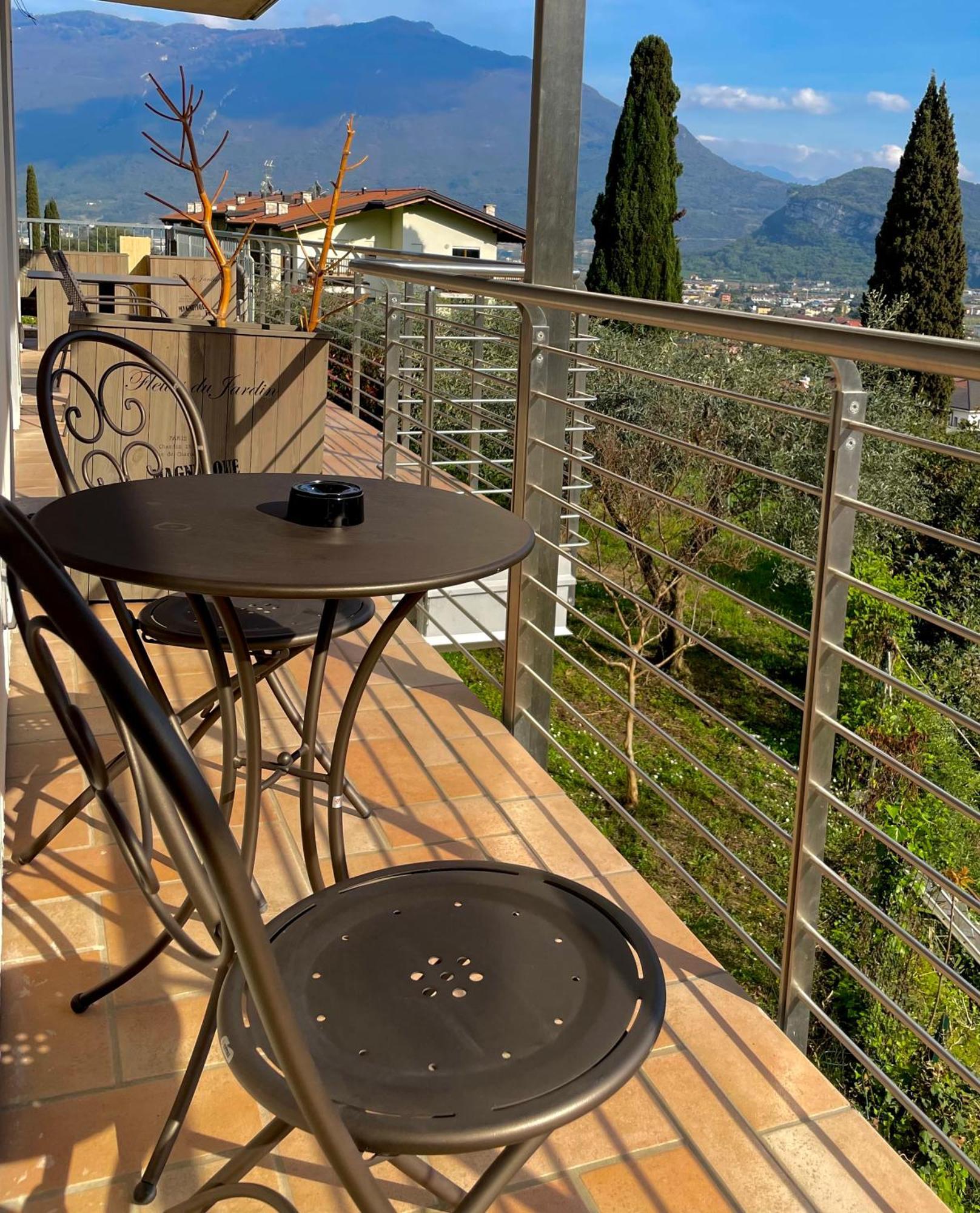 View & Chill Apartment Riva del Garda Exteriör bild